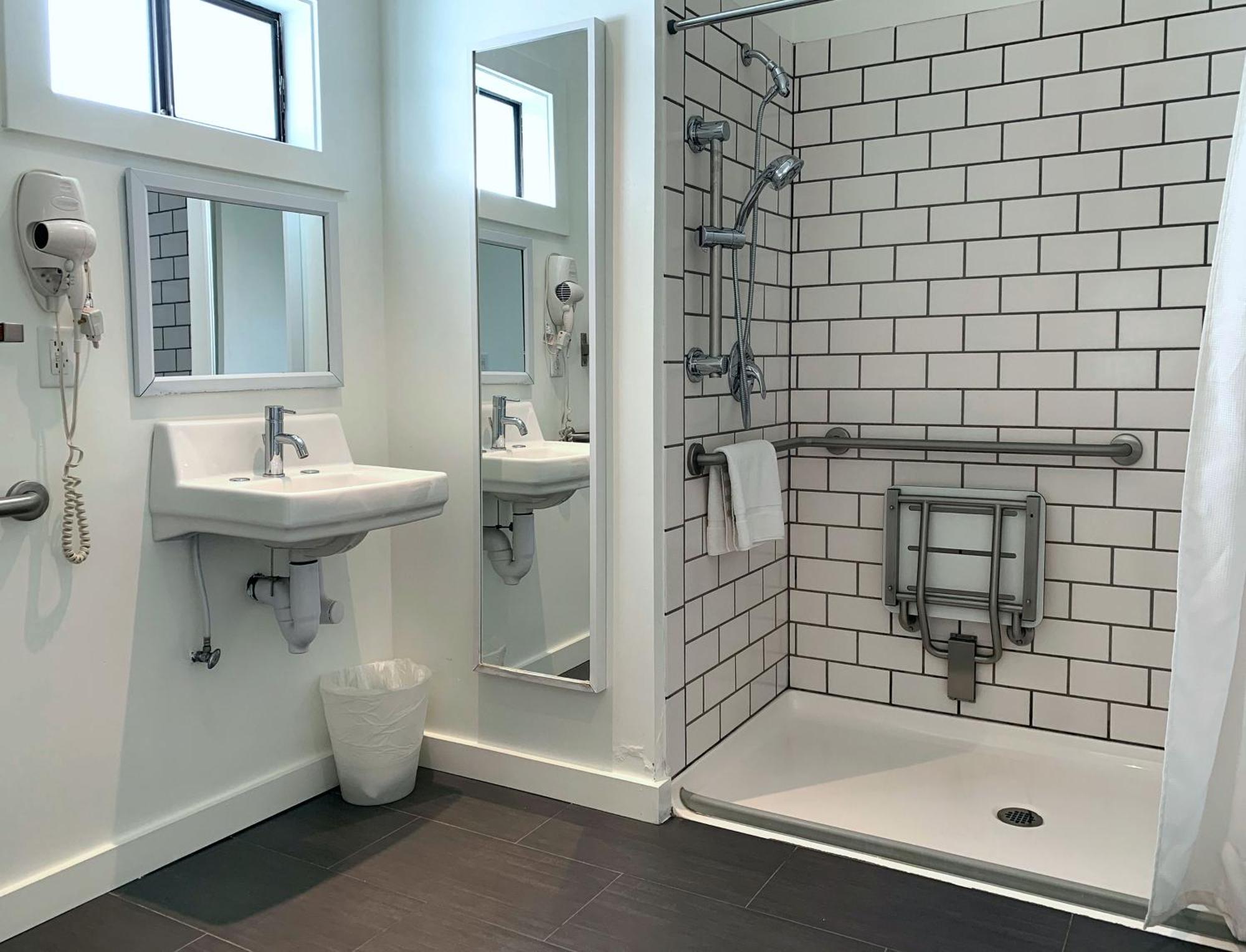 Boon Hotel + Spa - Adults Only Guerneville Room photo